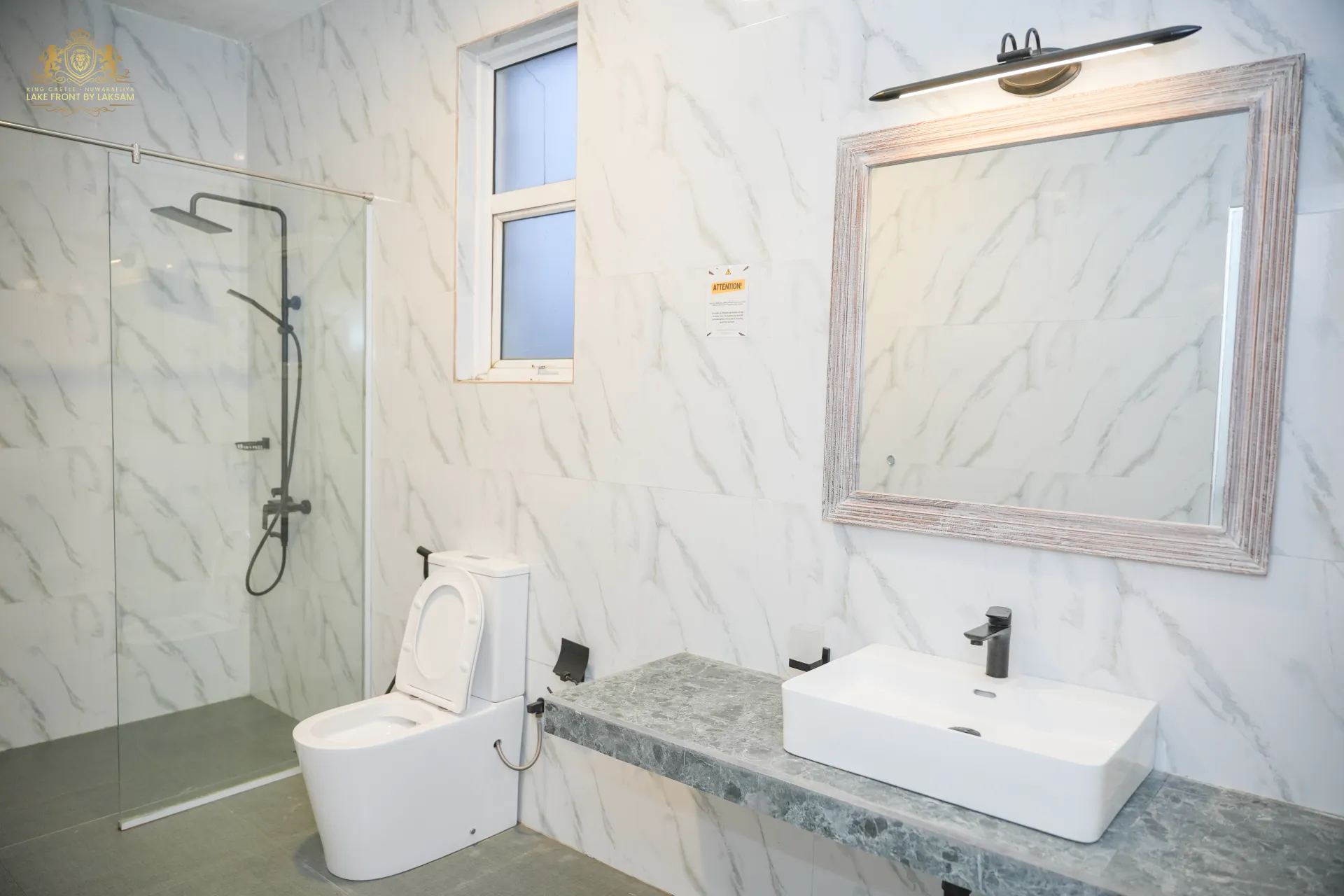 Double Room - Gallery Image